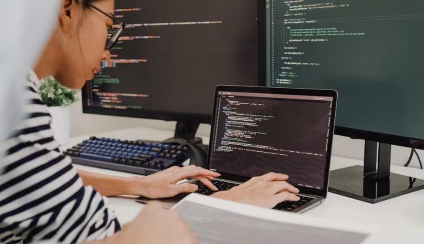 上饶小程序定制开发构建实时互动新生态：WebRTC+即时通讯双引擎驱动